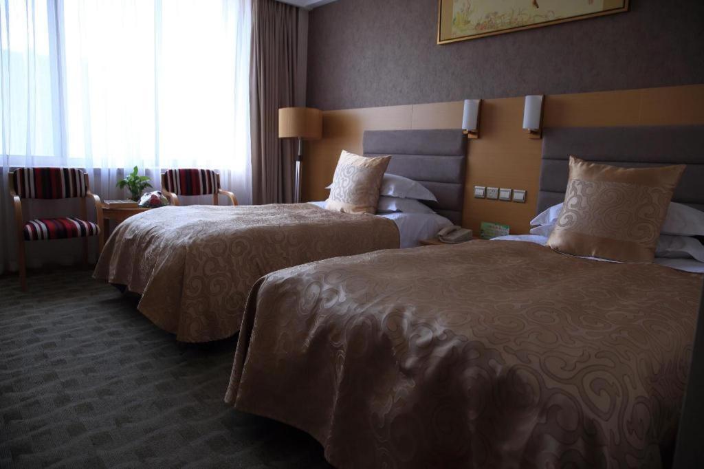 Qingdao Royal Garden Hotel Exterior photo